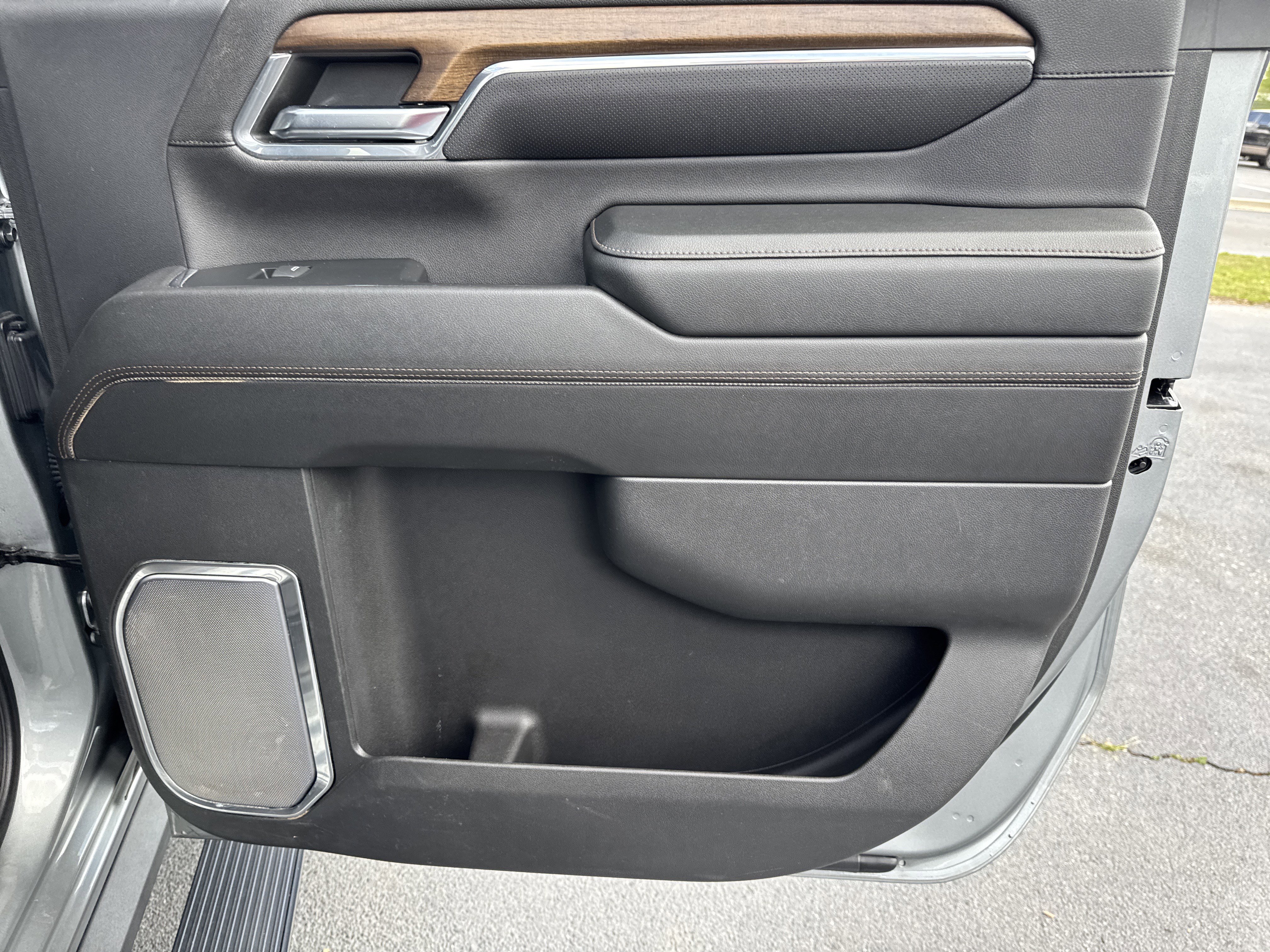 Used 2024 Chevrolet Silverado 3500 High Country w/ High Country Premium Package image 32