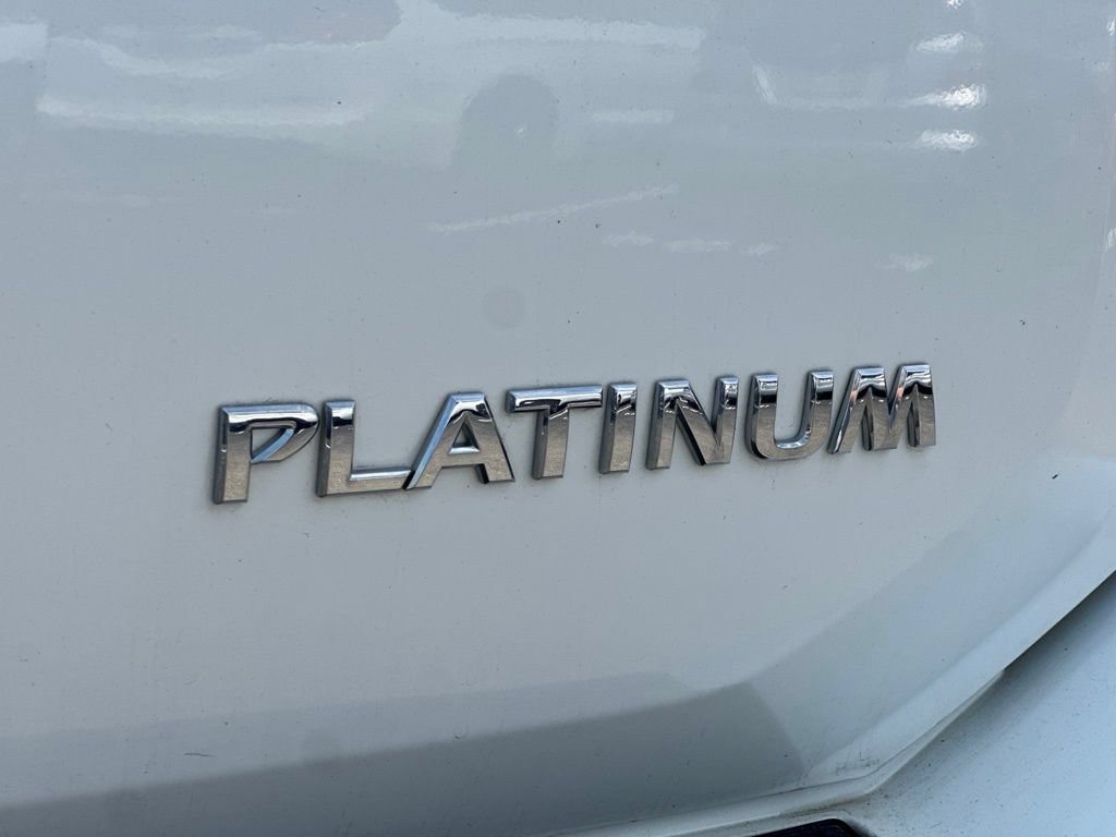 Used 2014 Nissan Armada Platinum AWD/4WD image 4