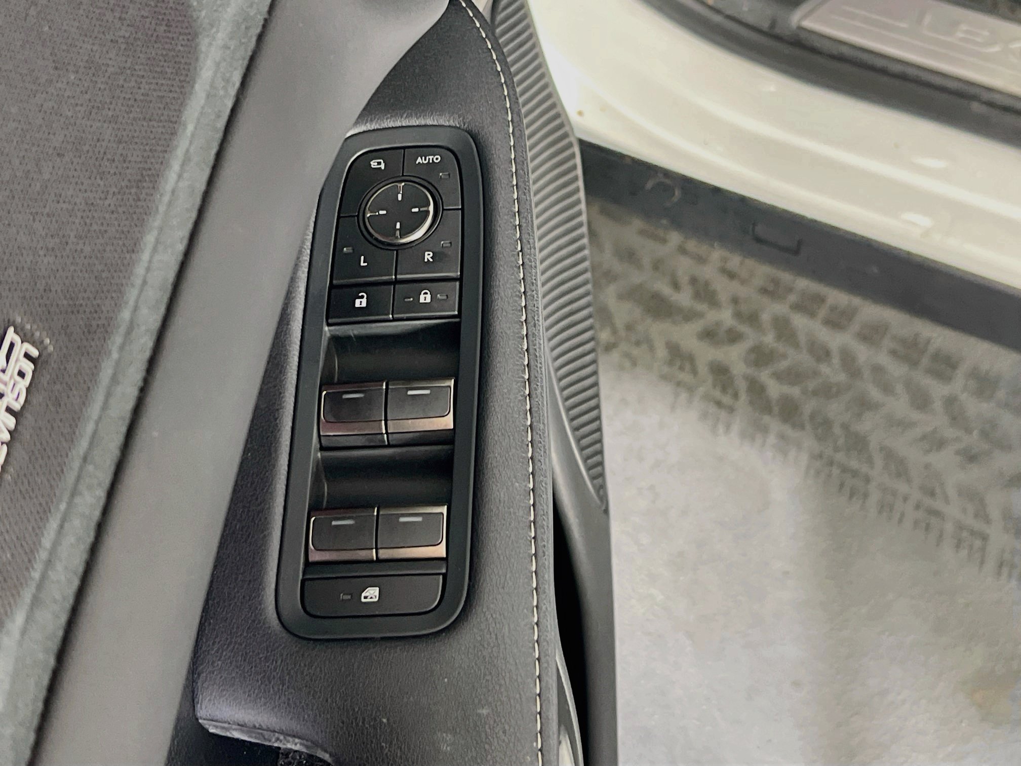 Used 2023 Lexus RX 350 AWD w/ Accessory Package image 17