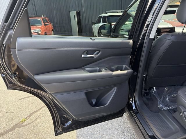 New 2026 Nissan Pathfinder SL w/ SL Premium Package AWD/4WD image 11