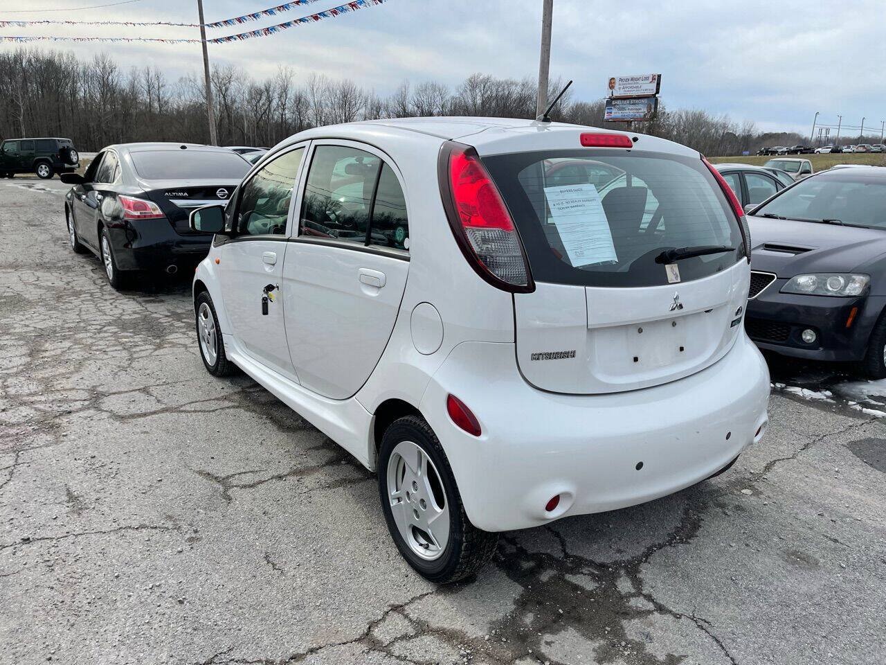Used 2012 Mitsubishi i ES RWD image 5