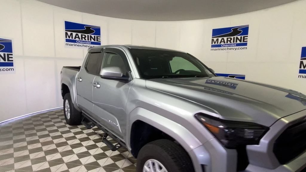 Used 2024 Toyota Tacoma SR5 AWD/4WD image 4