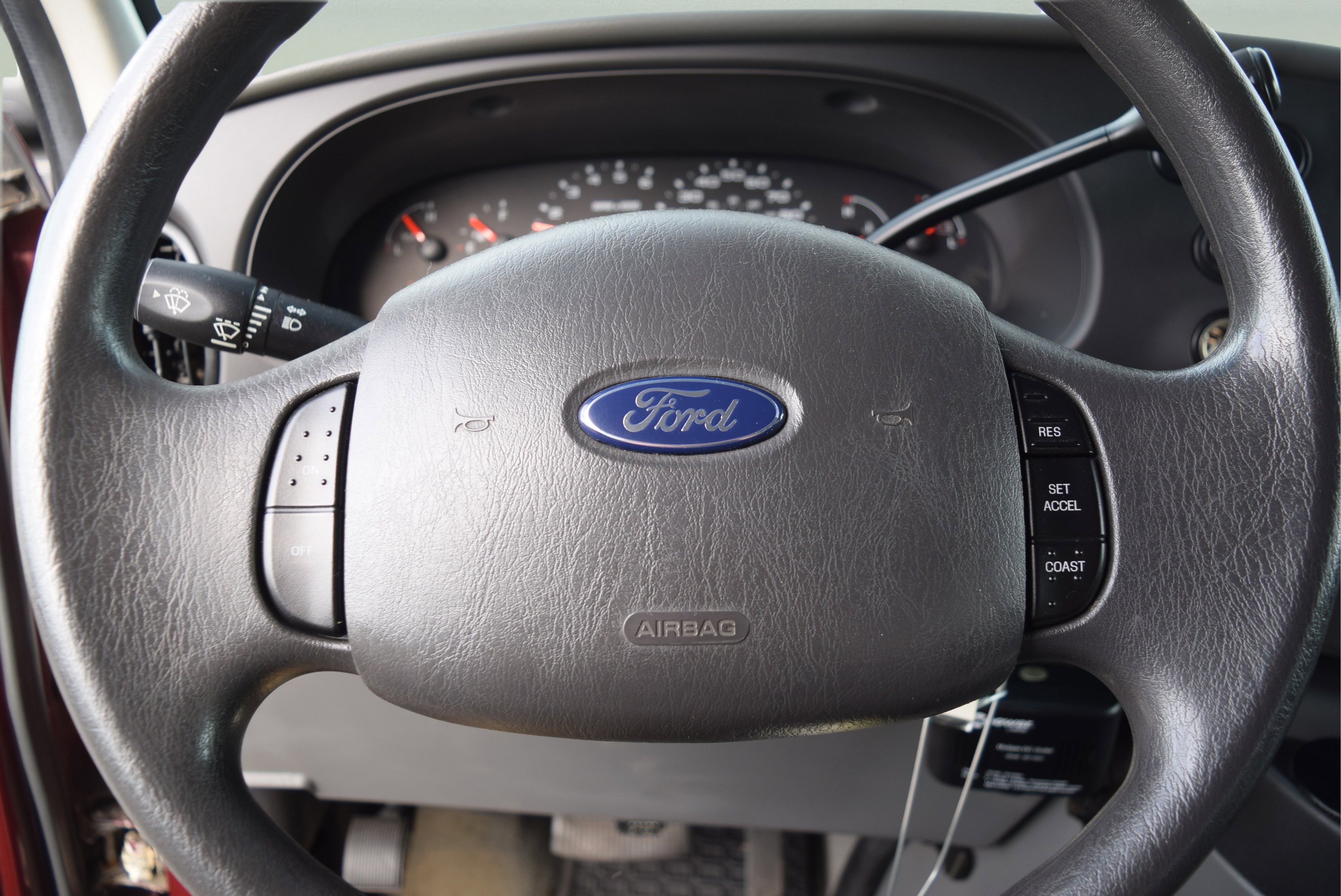 Used 2008 Ford E-350 and Econoline 350 XLT RWD image 13
