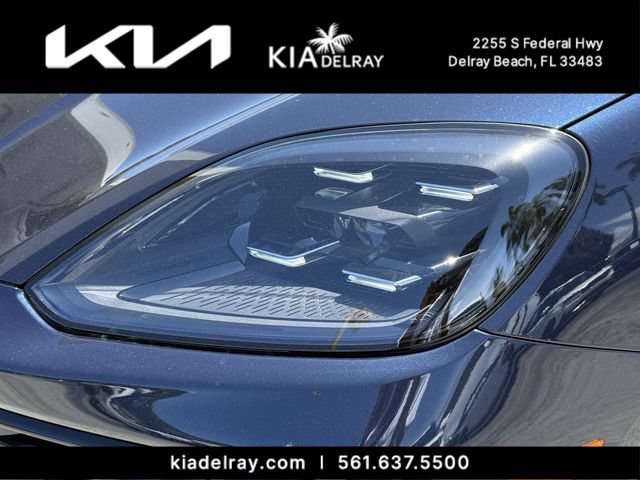 Used 2025 Porsche Cayenne AWD/4WD image 6