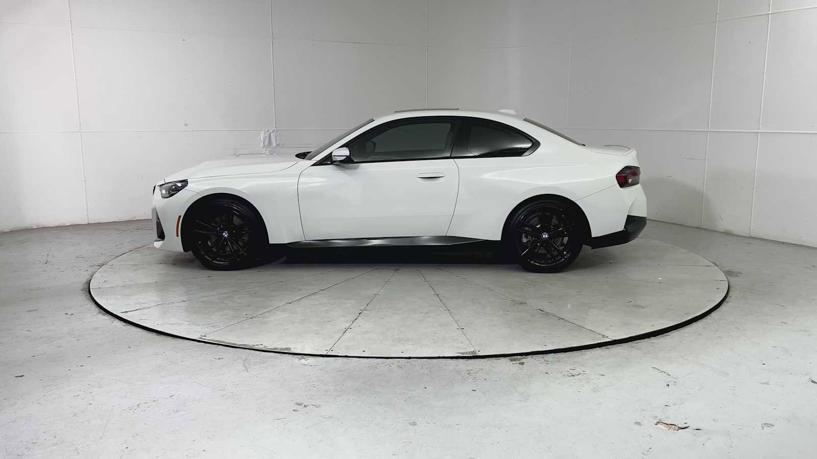 Used 2023 BMW 230i 230i w/ M Sport Package image 5