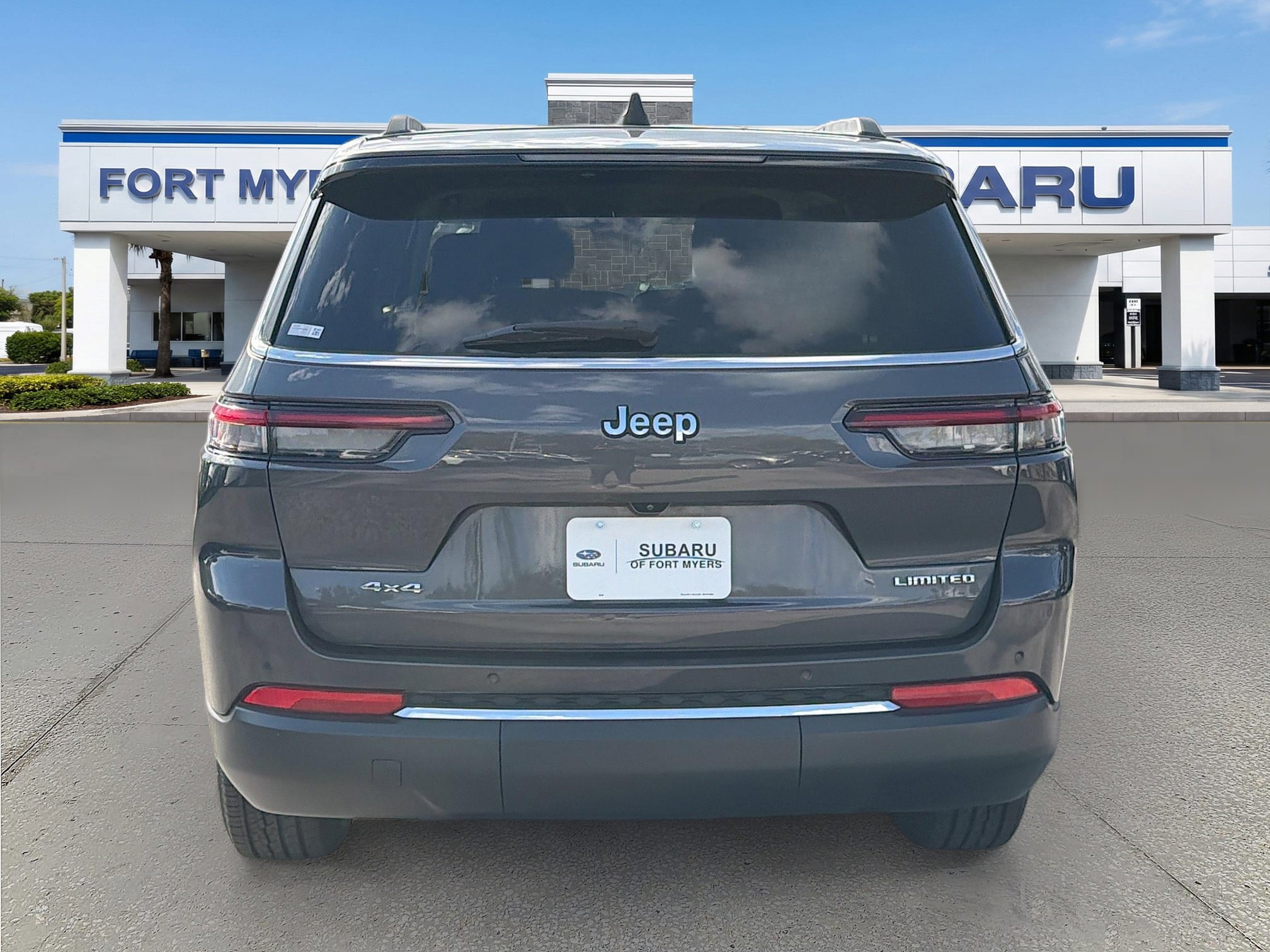 Used 2023 Jeep Grand Cherokee L Limited image 4