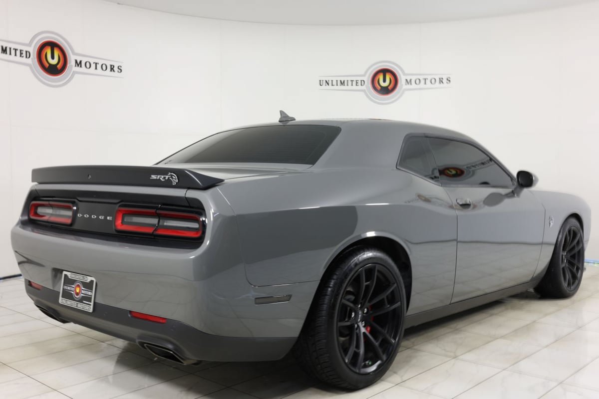 Used 2023 Dodge Challenger SRT Hellcat w/ Driver Convenience Group RWD image 3