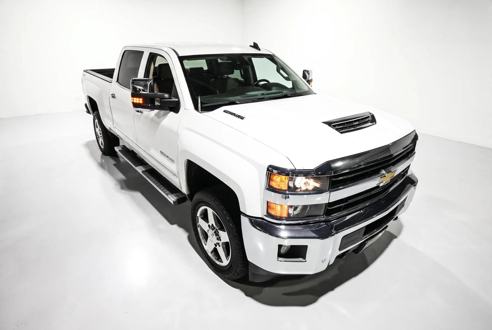 Used 2019 Chevrolet Silverado 2500 LTZ w/ Duramax Plus Package AWD/4WD image 11
