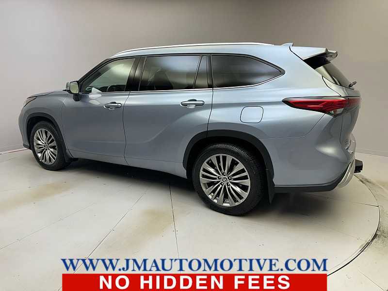 Used 2021 Toyota Highlander Platinum image 3