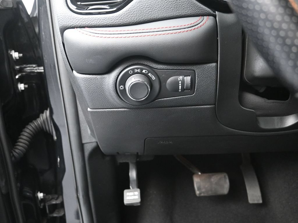 Used 2024 Dodge Durango GT AWD/4WD image 12
