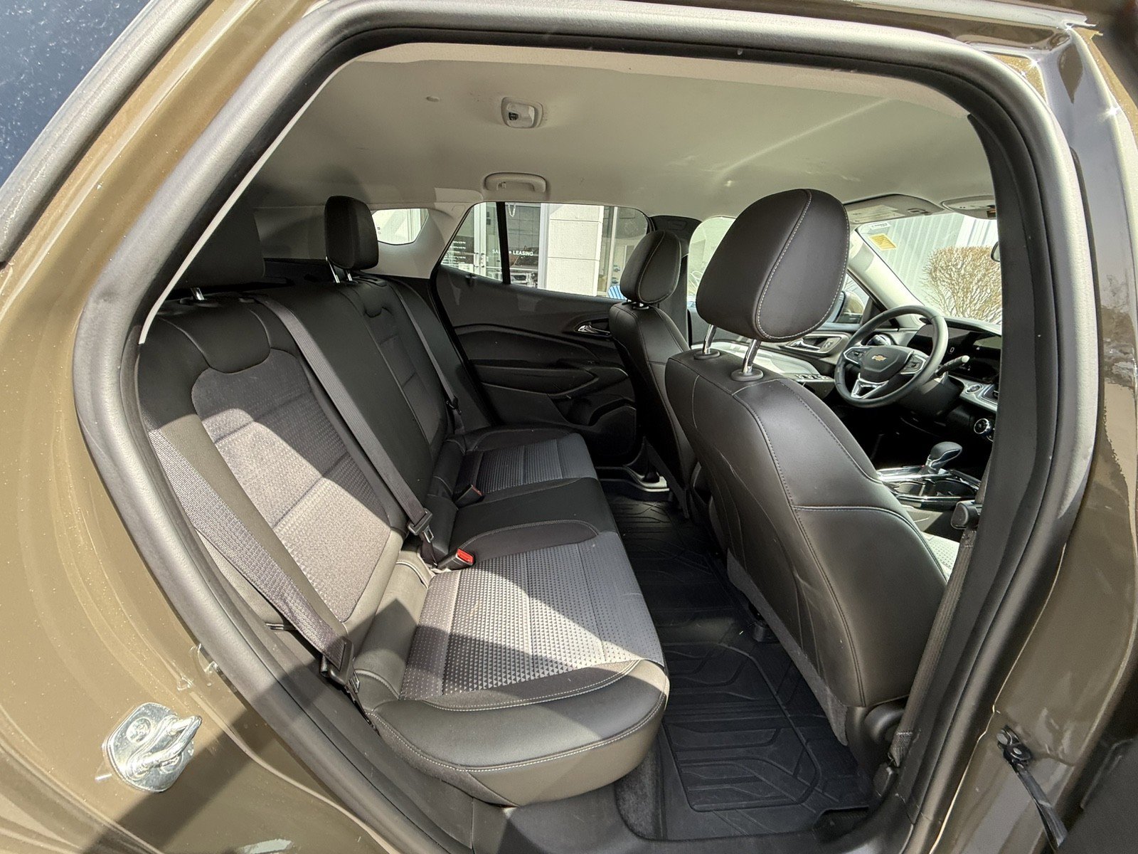 Used 2024 Chevrolet Trax LT w/ LT Convenience Package image 21