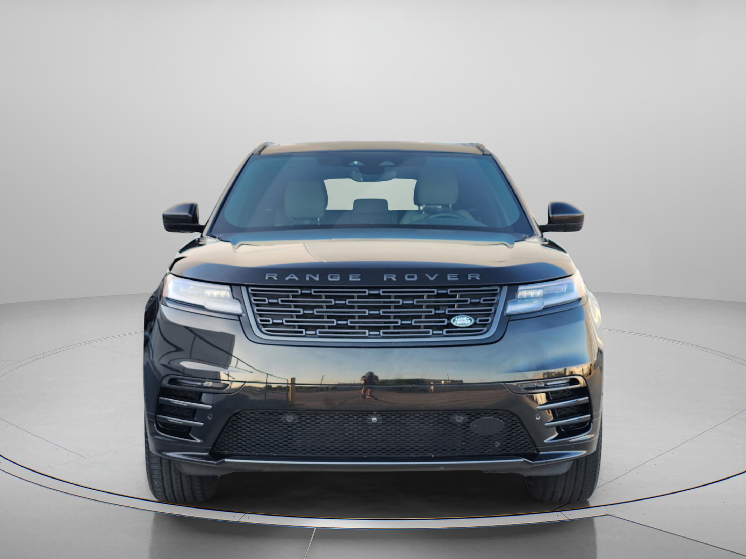 Certified 2026 Land Rover Range Rover Velar Dynamic SE AWD/4WD image 6