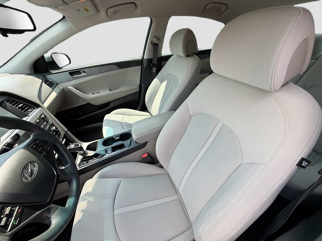 Used 2017 Hyundai Sonata SE FWD image 12