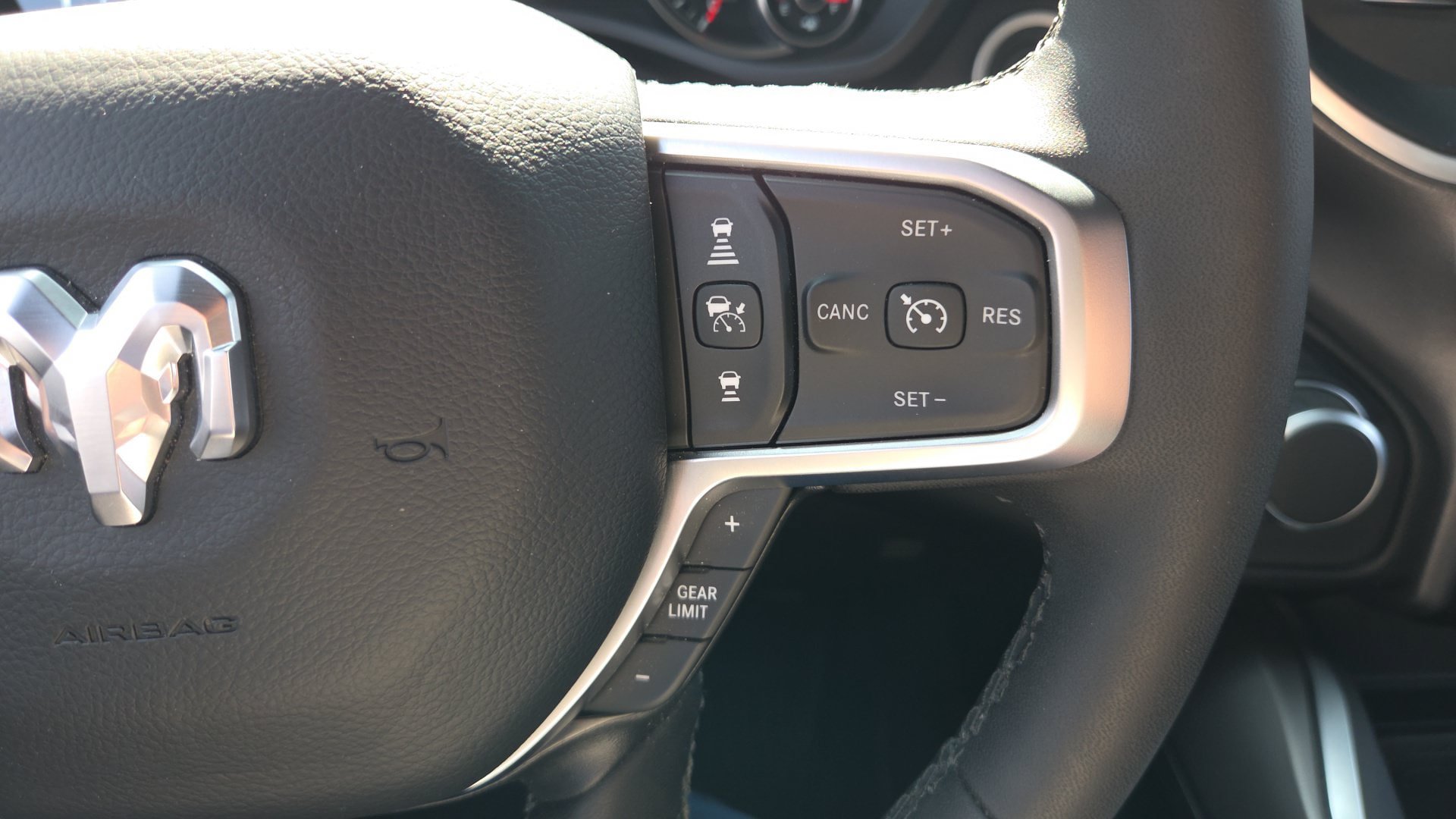 Used 2025 RAM 1500 Big Horn AWD/4WD image 11