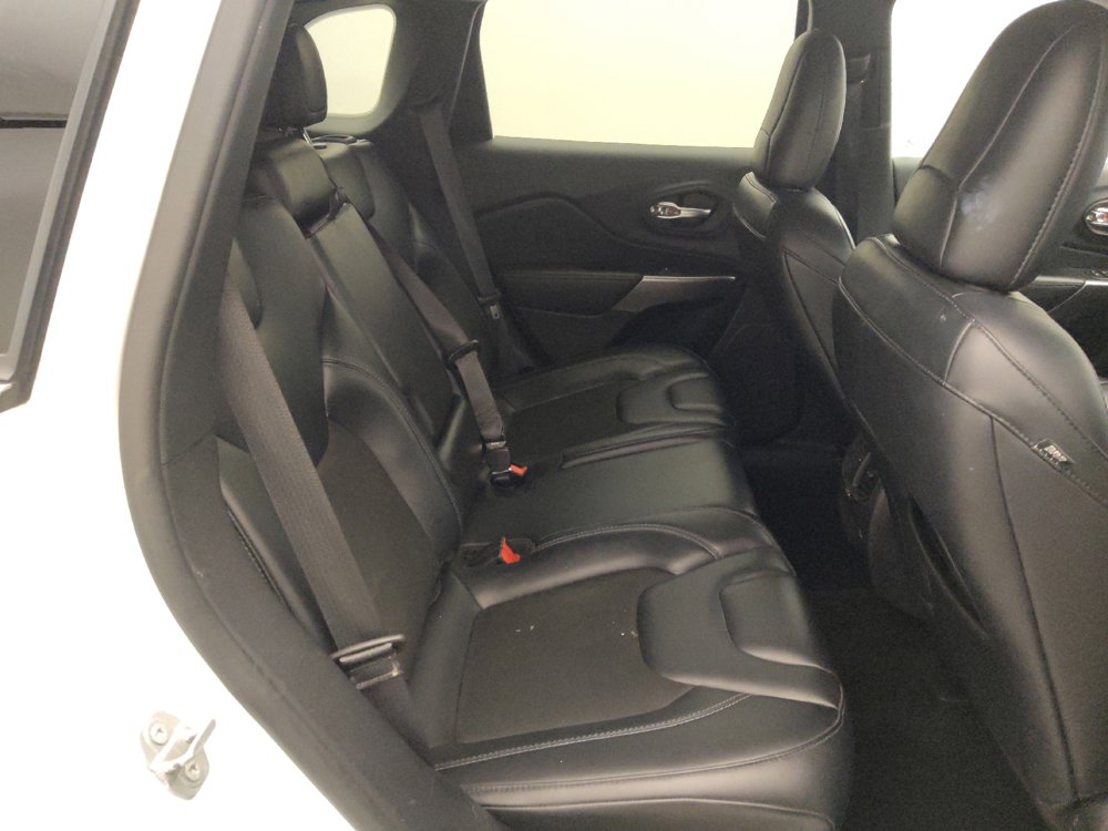 Used 2021 Jeep Cherokee Latitude Plus FWD image 19