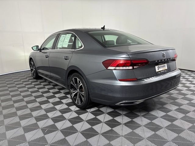 Used 2021 Volkswagen Passat 2.0T SE FWD image 8