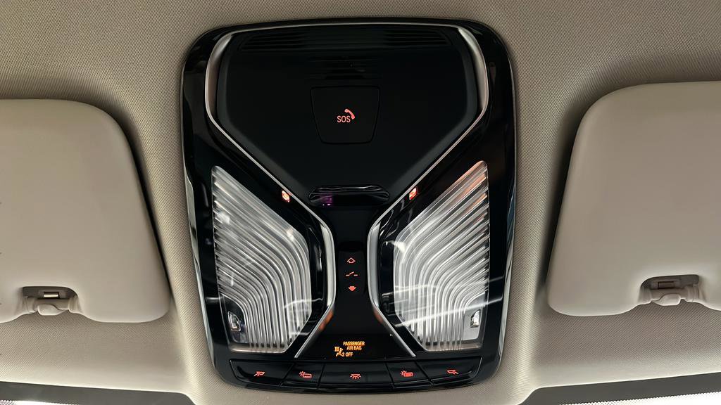 Used 2022 BMW X7 xDrive40i w/ Premium Package image 18