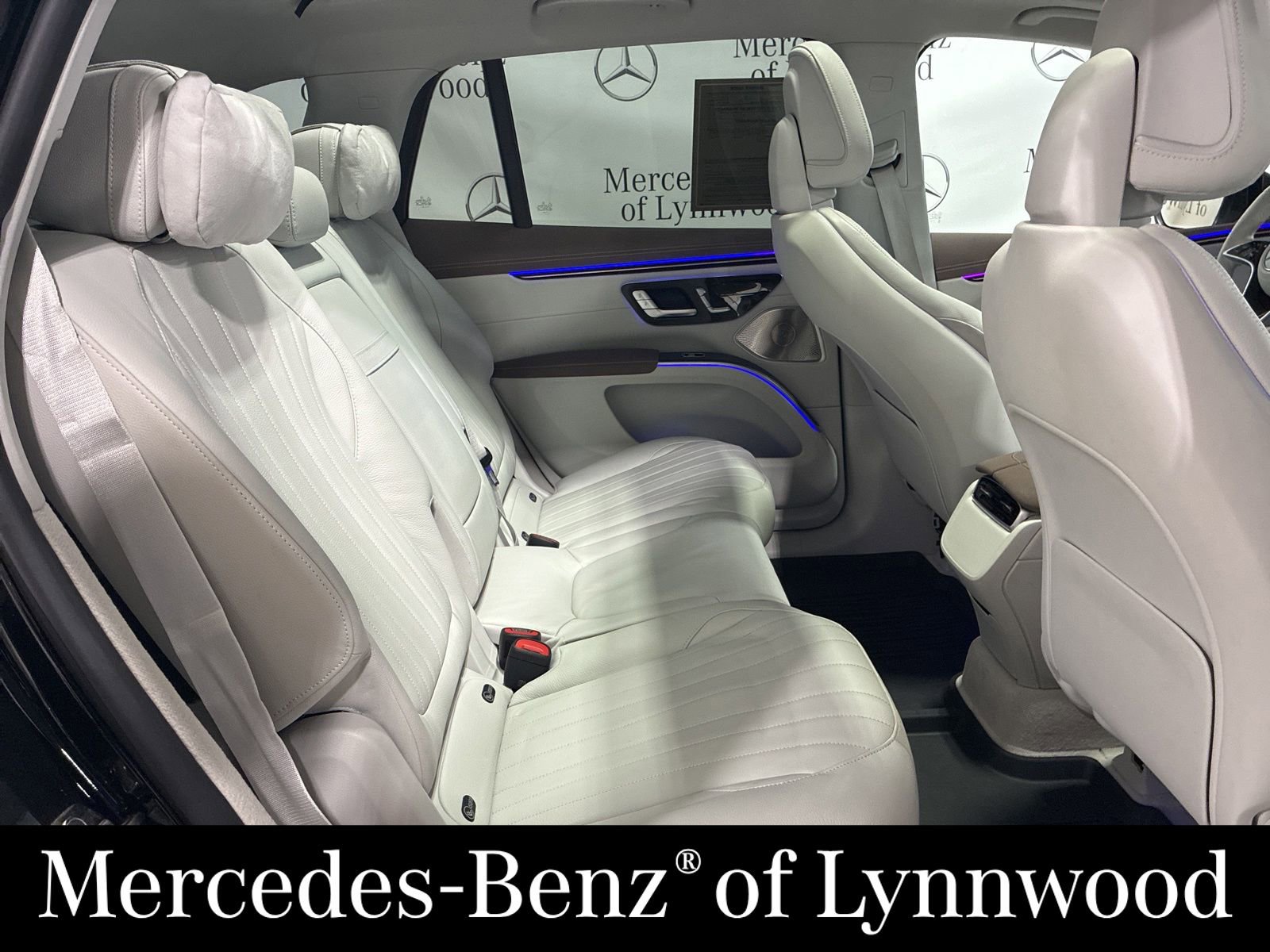 Used 2023 Mercedes-Benz EQS 580 4MATIC SUV image 27