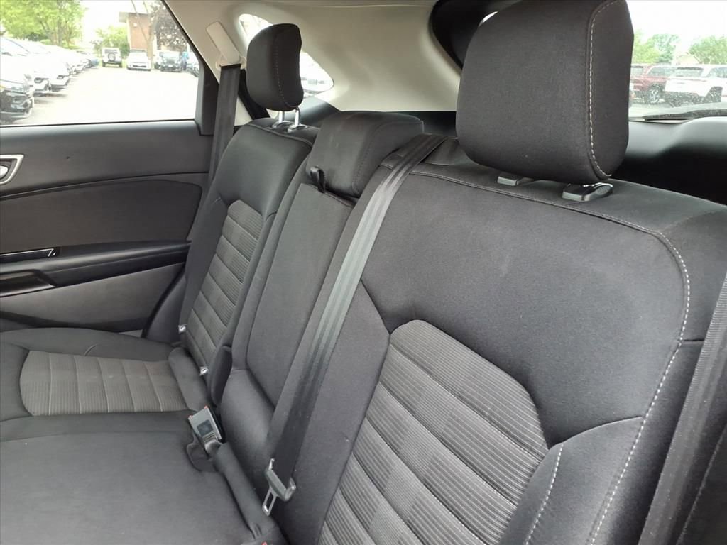 Used 2018 Ford Edge SEL w/ Class II Trailer Tow Package AWD/4WD image 10