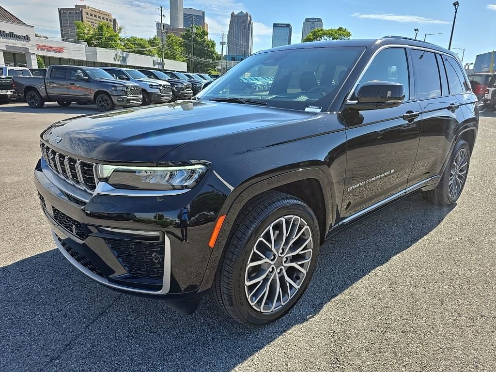 New 2026 Jeep Grand Cherokee Summit AWD/4WD image 7