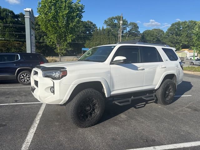 Used 2017 Toyota 4Runner SR5 AWD/4WD image 2