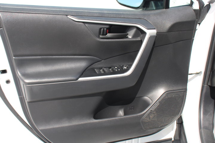 Certified 2025 Toyota RAV4 LE AWD/4WD image 10