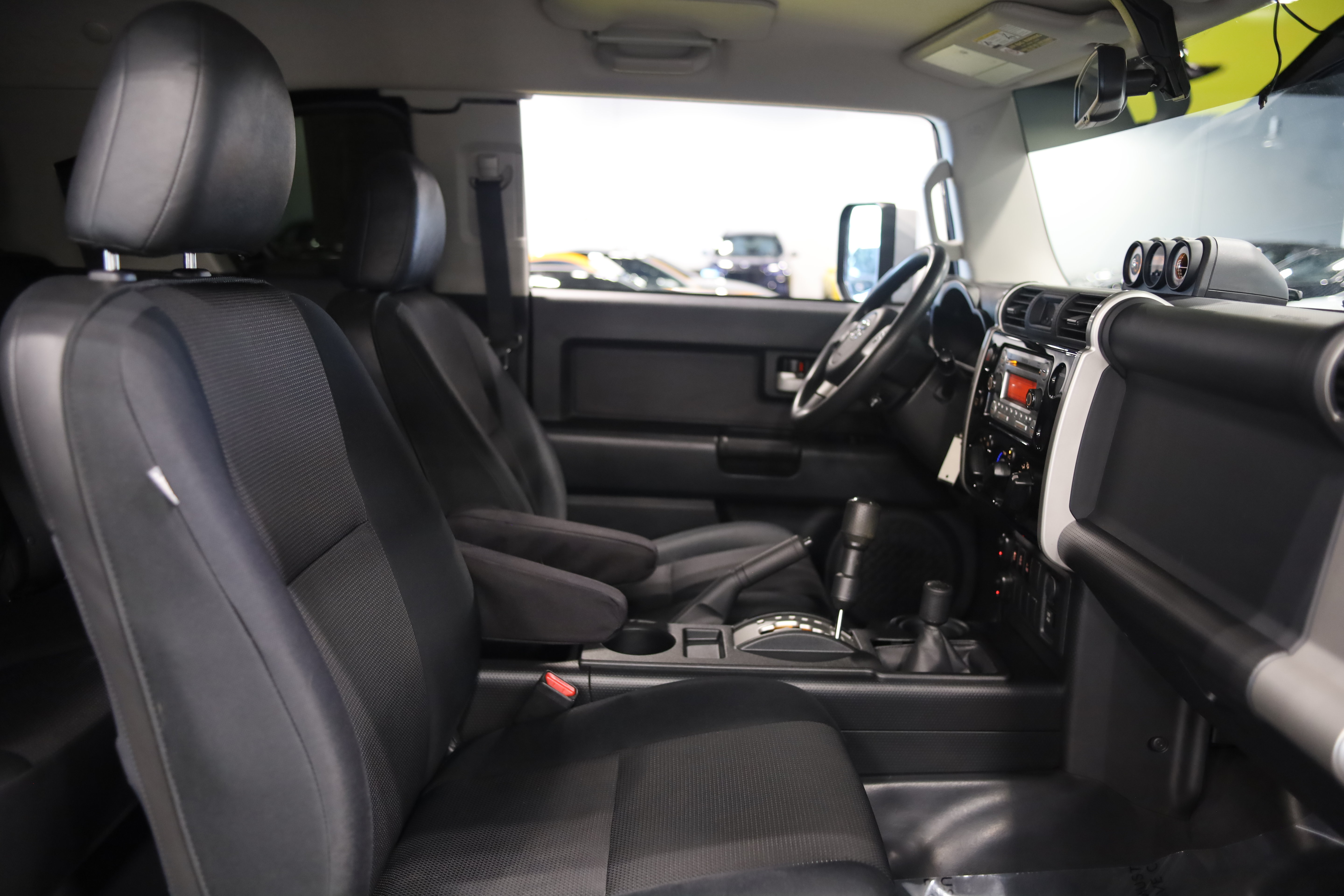 Used 2012 Toyota FJ Cruiser 4WD w/ Convenience Pkg image 39