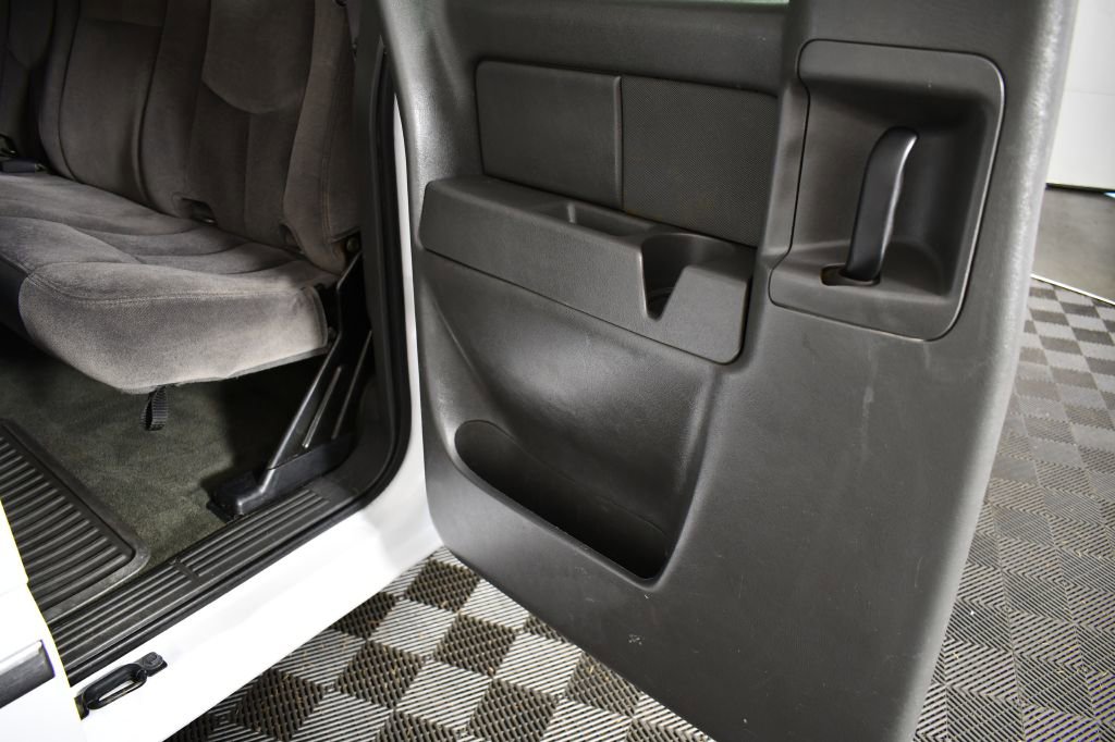 Used 2005 GMC Sierra 2500 SLE image 15