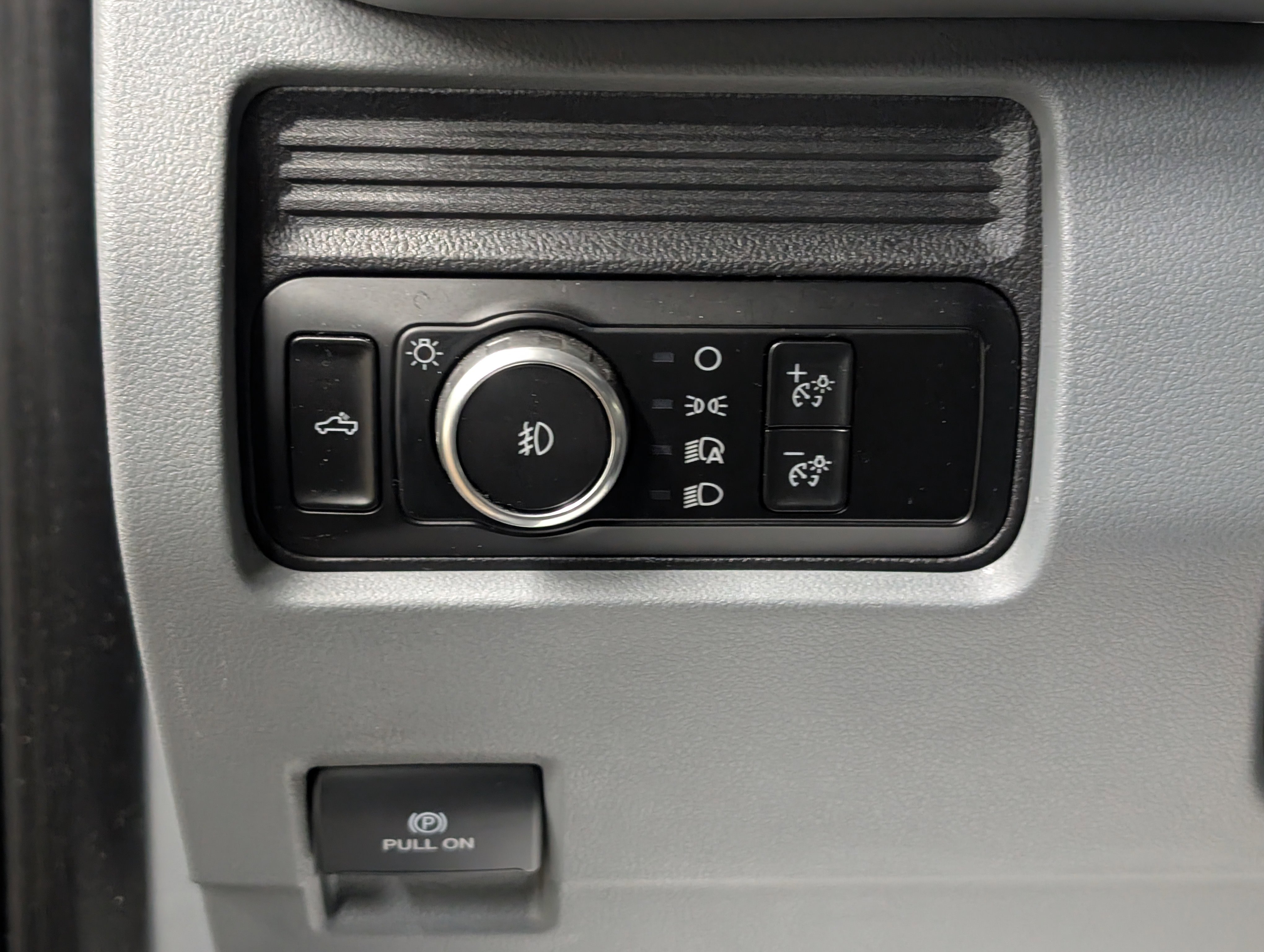 Used 2025 Ford F250 XLT AWD/4WD image 16