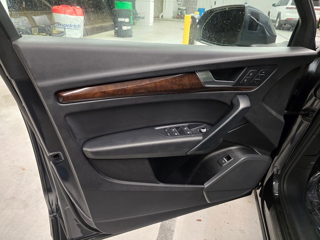 Used 2019 Audi Q5 2.0T Premium w/ Convenience Package image 13