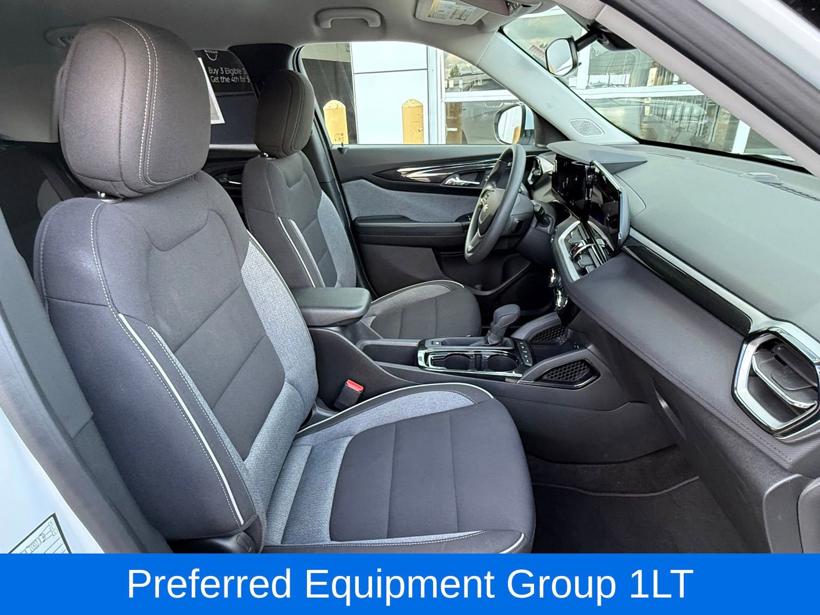 Used 2025 Chevrolet TrailBlazer LT AWD/4WD image 18