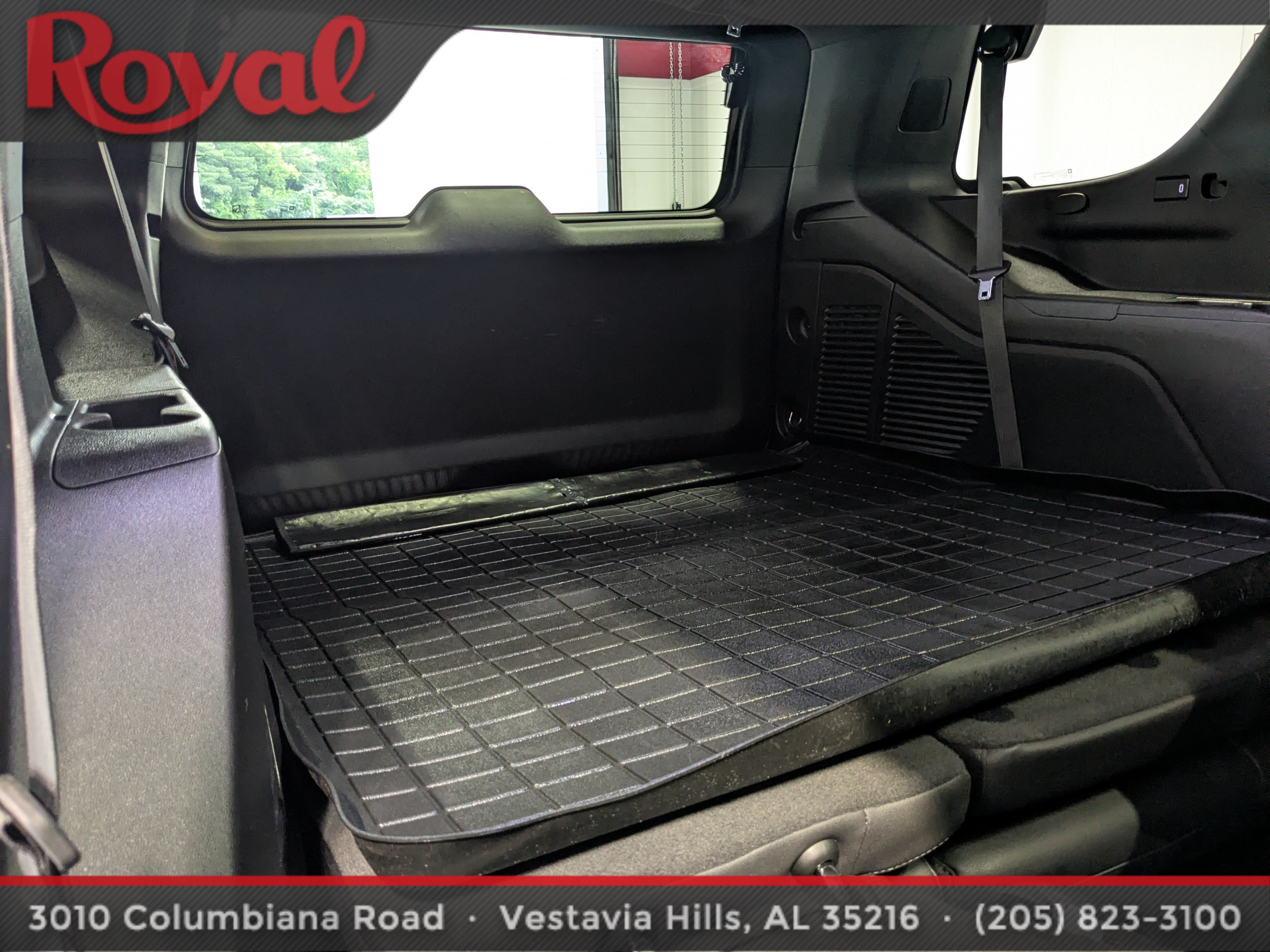 Used 2023 Chevrolet Tahoe Z71 w/ Luxury Package AWD/4WD image 11