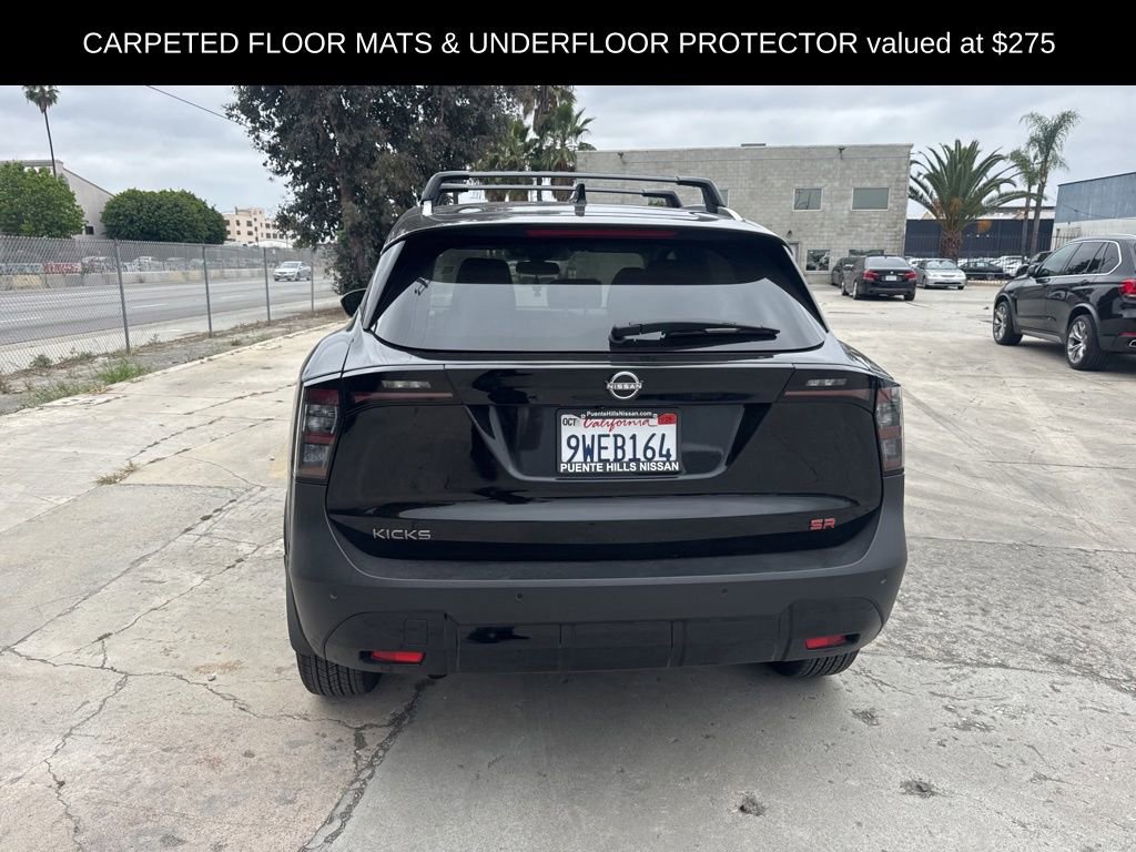 Used 2026 Nissan Kicks SR FWD image 4