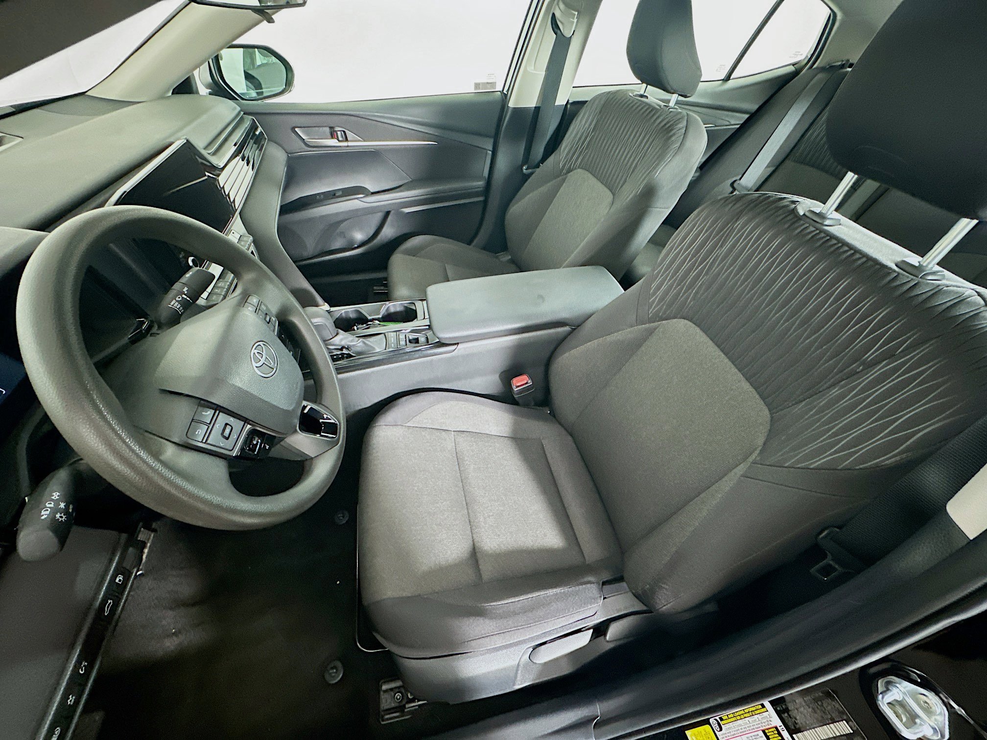 Used 2025 Toyota Camry LE image 13