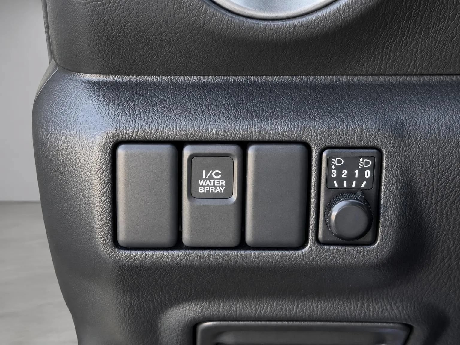 Used 2004 Subaru Impreza WRX STI AWD/4WD image 32