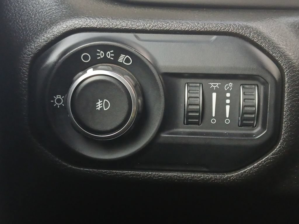 Used 2019 Jeep Wrangler Sport AWD/4WD image 12