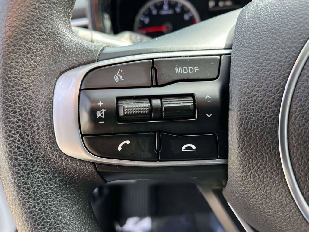 Used 2022 Kia K5 LX image 16