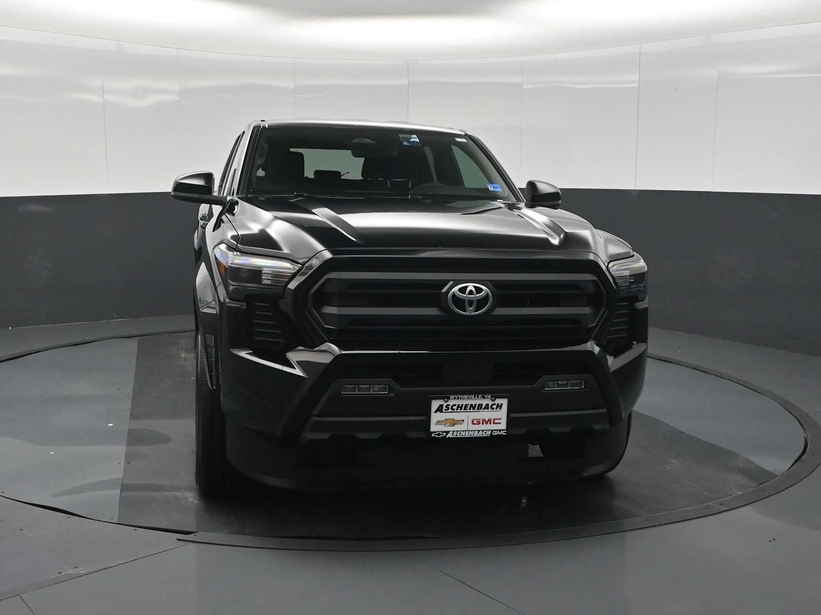 Used 2025 Toyota Tacoma SR5 RWD image 3