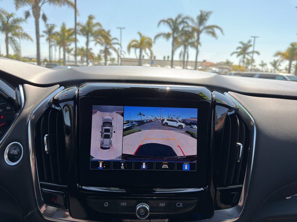 Used 2023 Chevrolet Traverse LT FWD image 17
