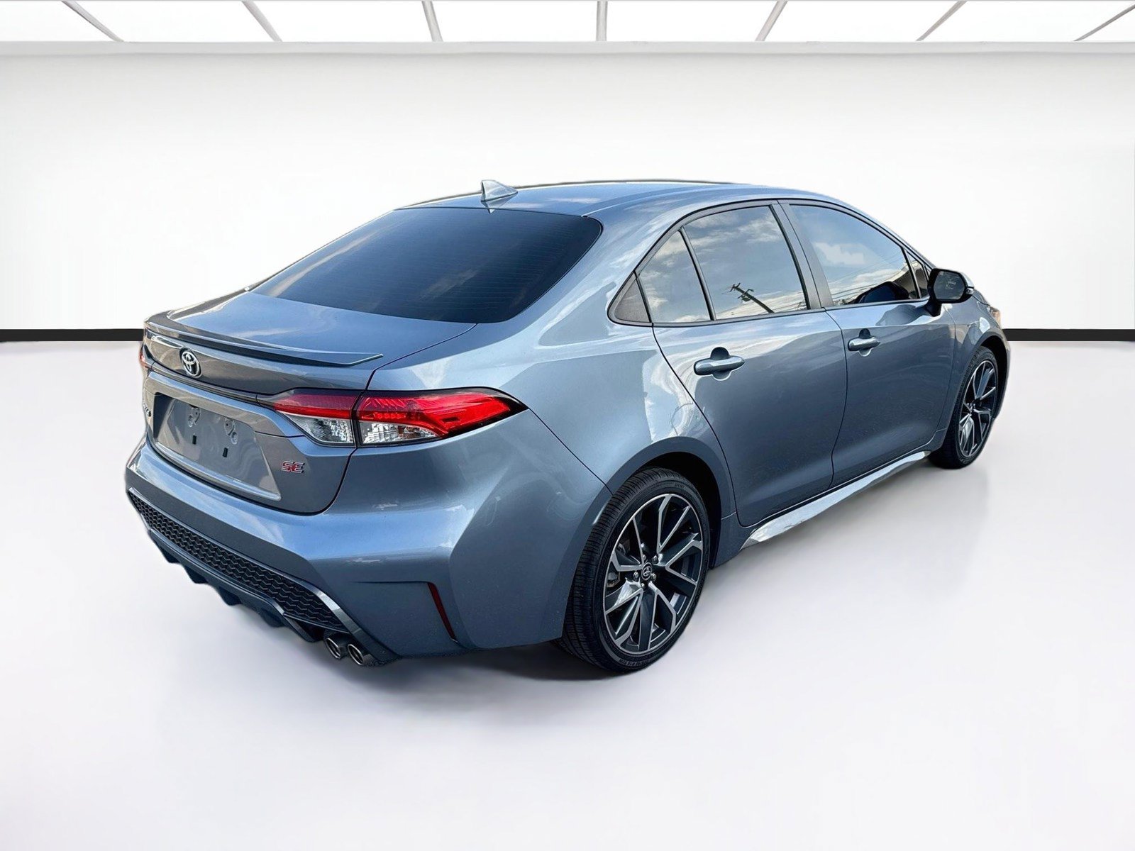 Used 2022 Toyota Corolla SE FWD image 4