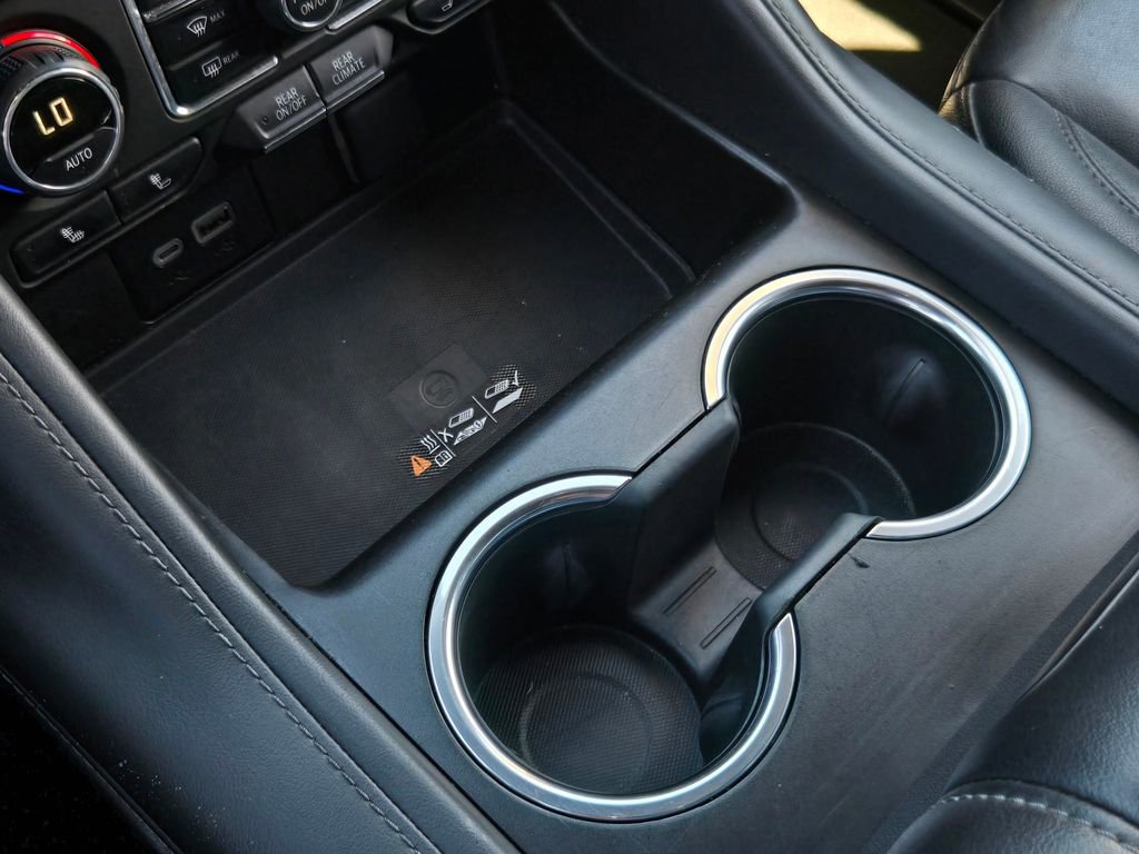 Used 2024 Chevrolet Suburban LT AWD/4WD image 19