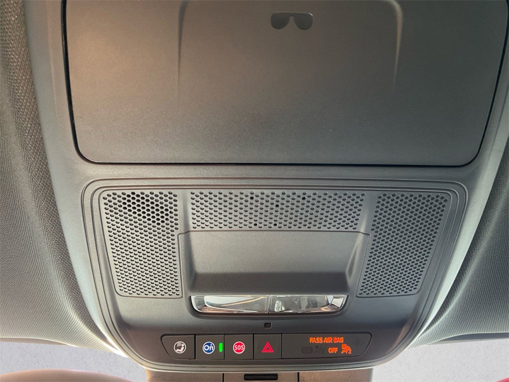 New 2026 Chevrolet Traverse LT w/ Driver Confidence Package image 11