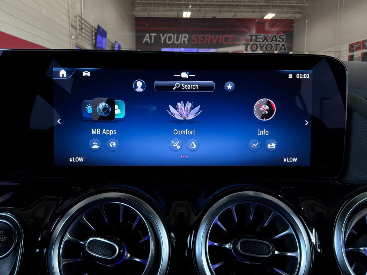 Used 2025 Mercedes-Benz GLA 250 image 32