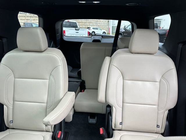 Used 2023 Chevrolet Traverse LT w/ LT Premium Package AWD/4WD image 34