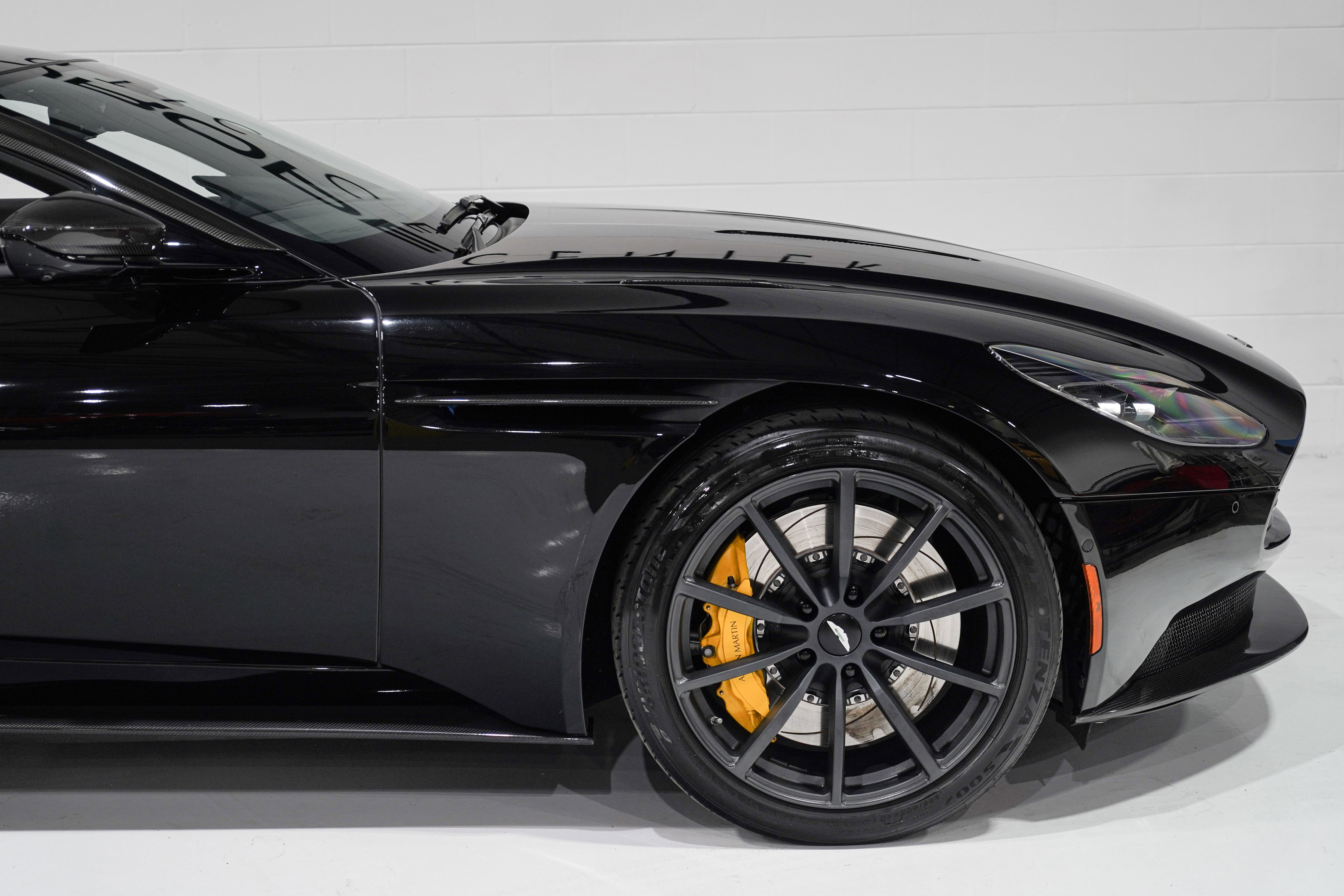 Used 2023 Aston Martin DB11 V12 RWD image 21
