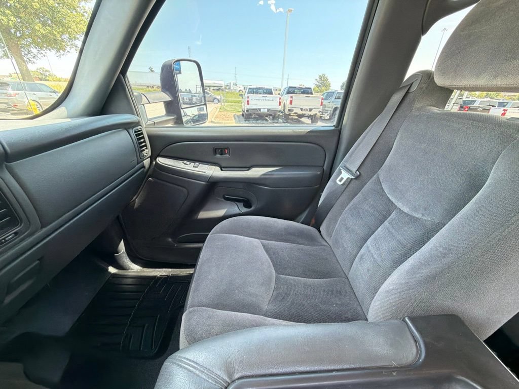 Used 2007 GMC Sierra 2500 SLE w/ Skid Plate Package AWD/4WD image 28