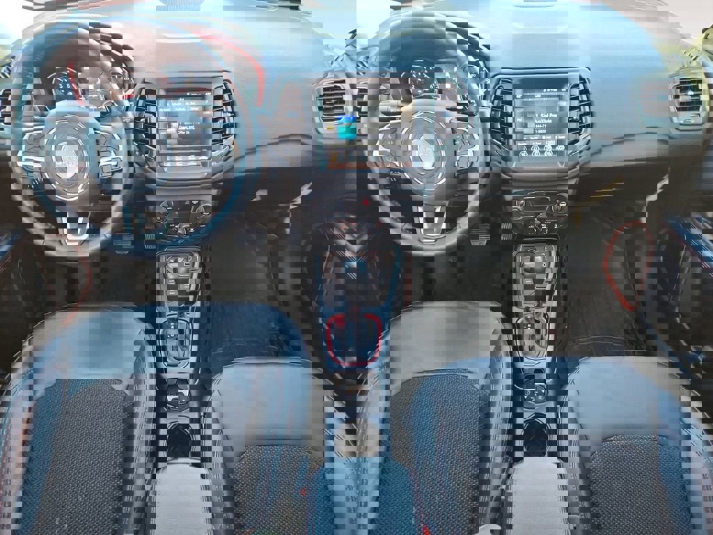 Used 2019 Jeep Compass Trailhawk w/ Cold Weather Group image 10