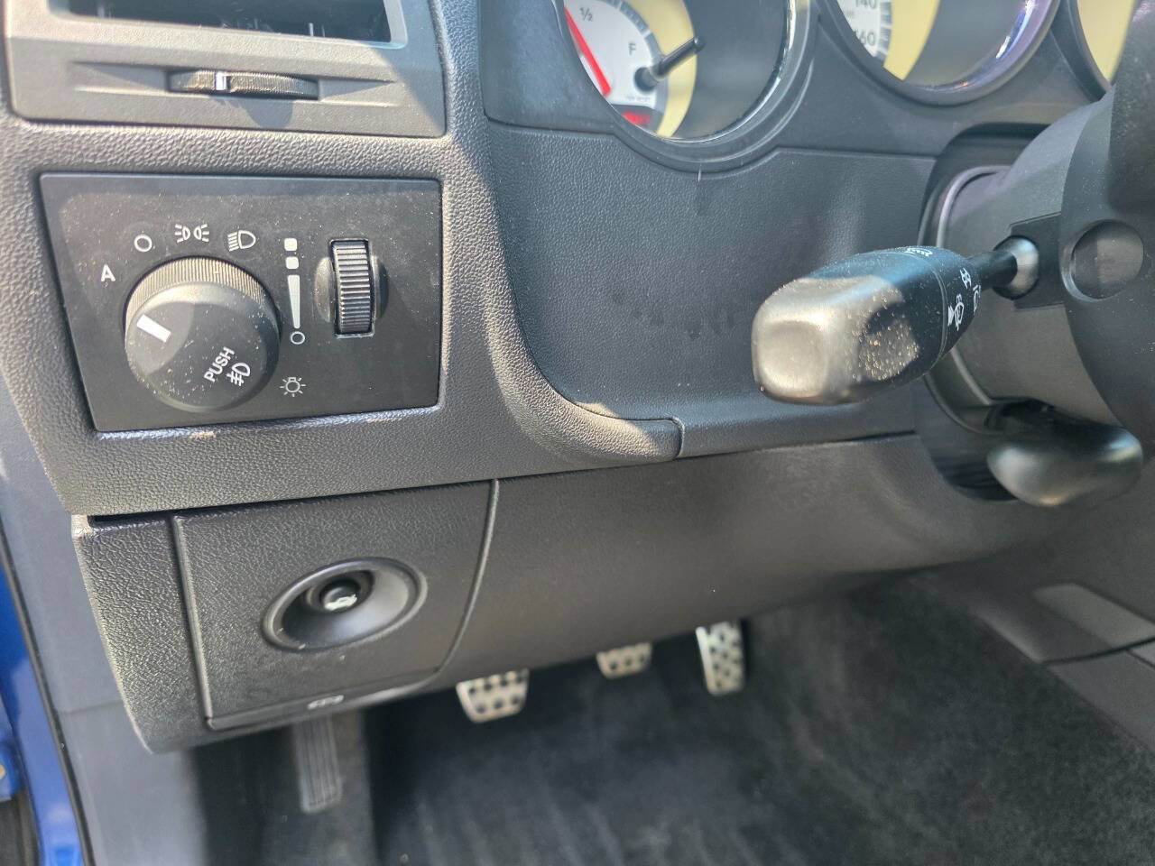 Used 2010 Dodge Challenger R/T image 15