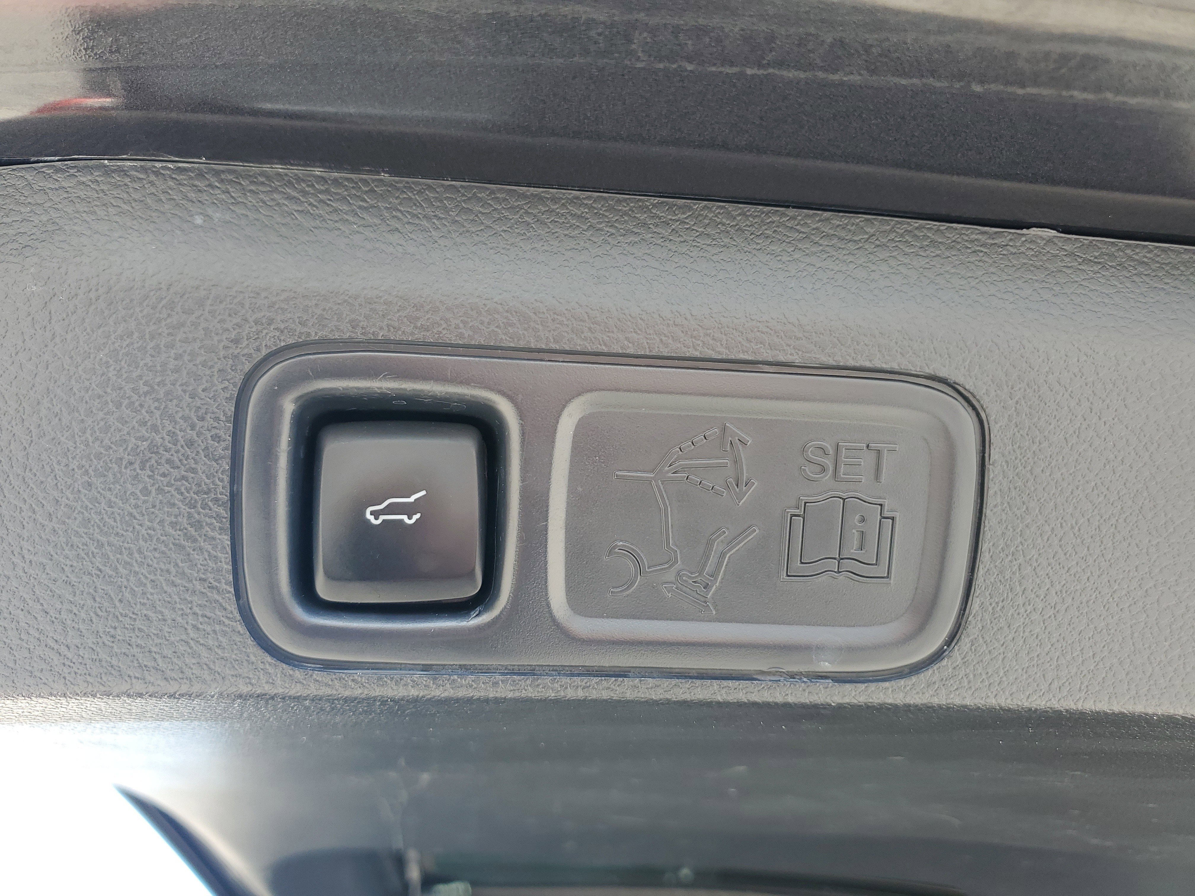 Certified 2023 Ford Expedition Limited image 17