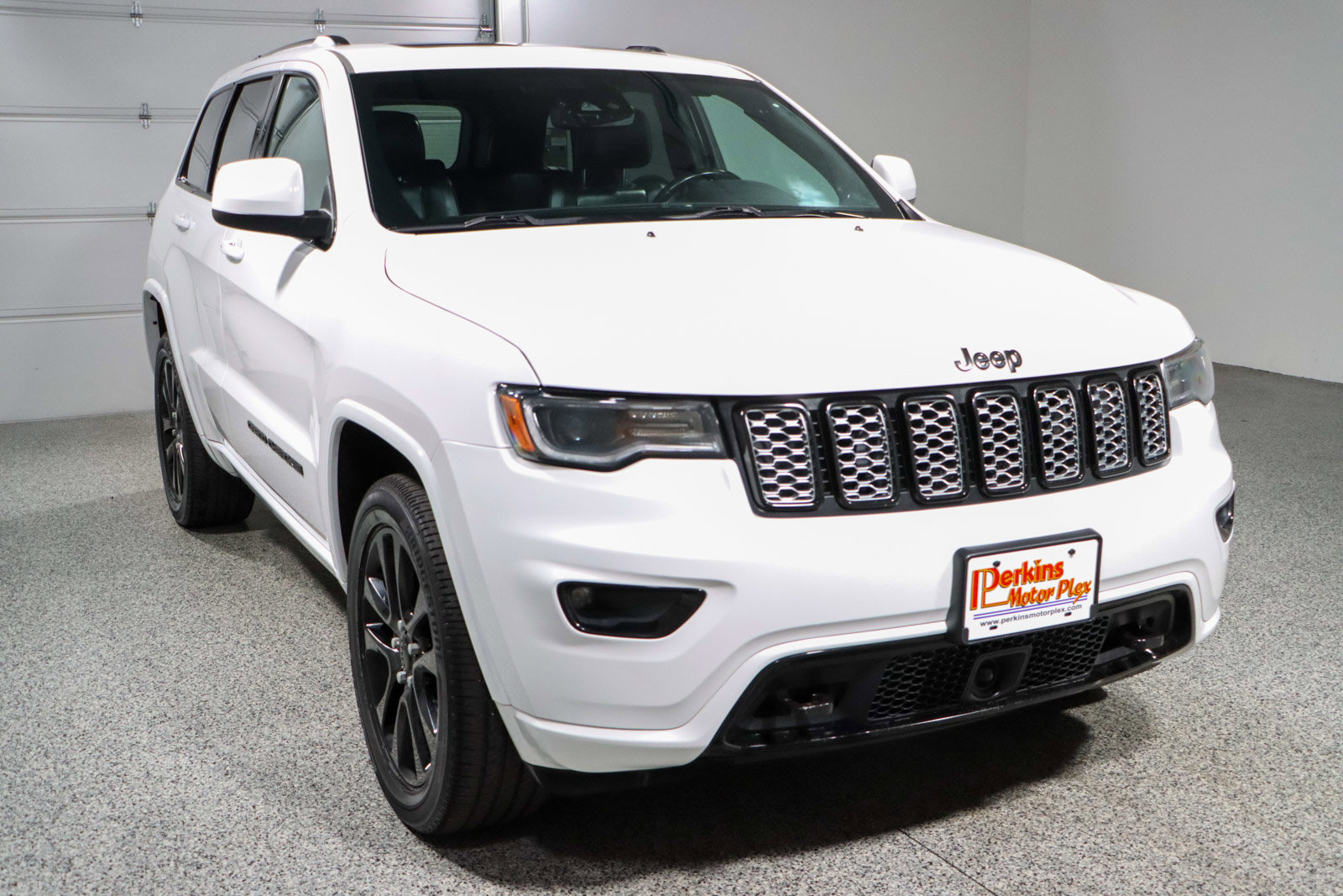 Used 2020 Jeep Grand Cherokee Altitude image 5